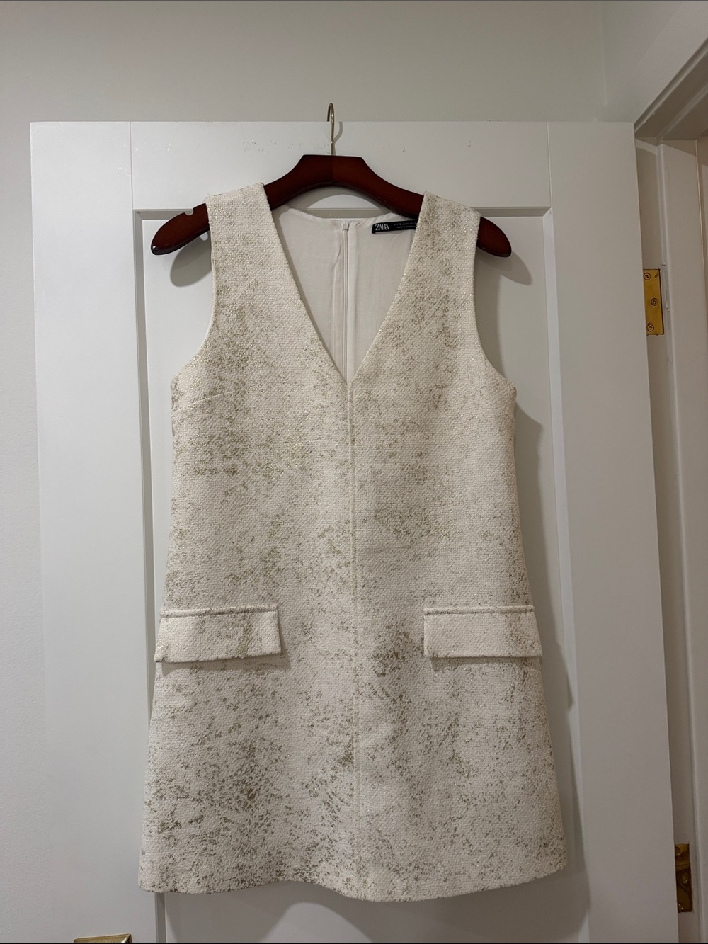 Zara Cream Textured Sleeveless Shift Dress - Picture 3 of 4
